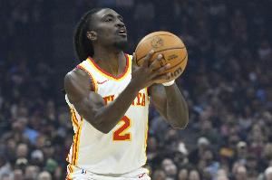 官宣！老鹰与基顿-华莱士续签了一份双向合同