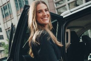 人美心善!约内斯库将三分王奖金对半分给新秀 后者多赚近半年工资