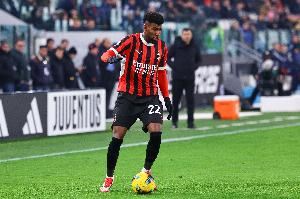 记者：米兰高层并非都想引进布比利，埃默森愿意外租贝西克塔斯