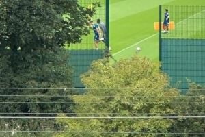 邮报：伊萨克周二单独训练，他的未来仍备受猜测