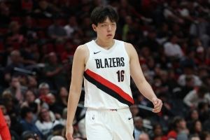 解说:过度关注小杨私生活的人那就是私生饭 明朝覆灭怪陈圆圆?