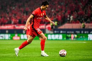 记者谈海港失利：球队板凳深度不够，三个位置需引进合格轮换球员图片