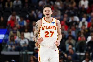 纸糊的防守!克雷伊奇连续三分 老鹰三节得分破百&领先到37分